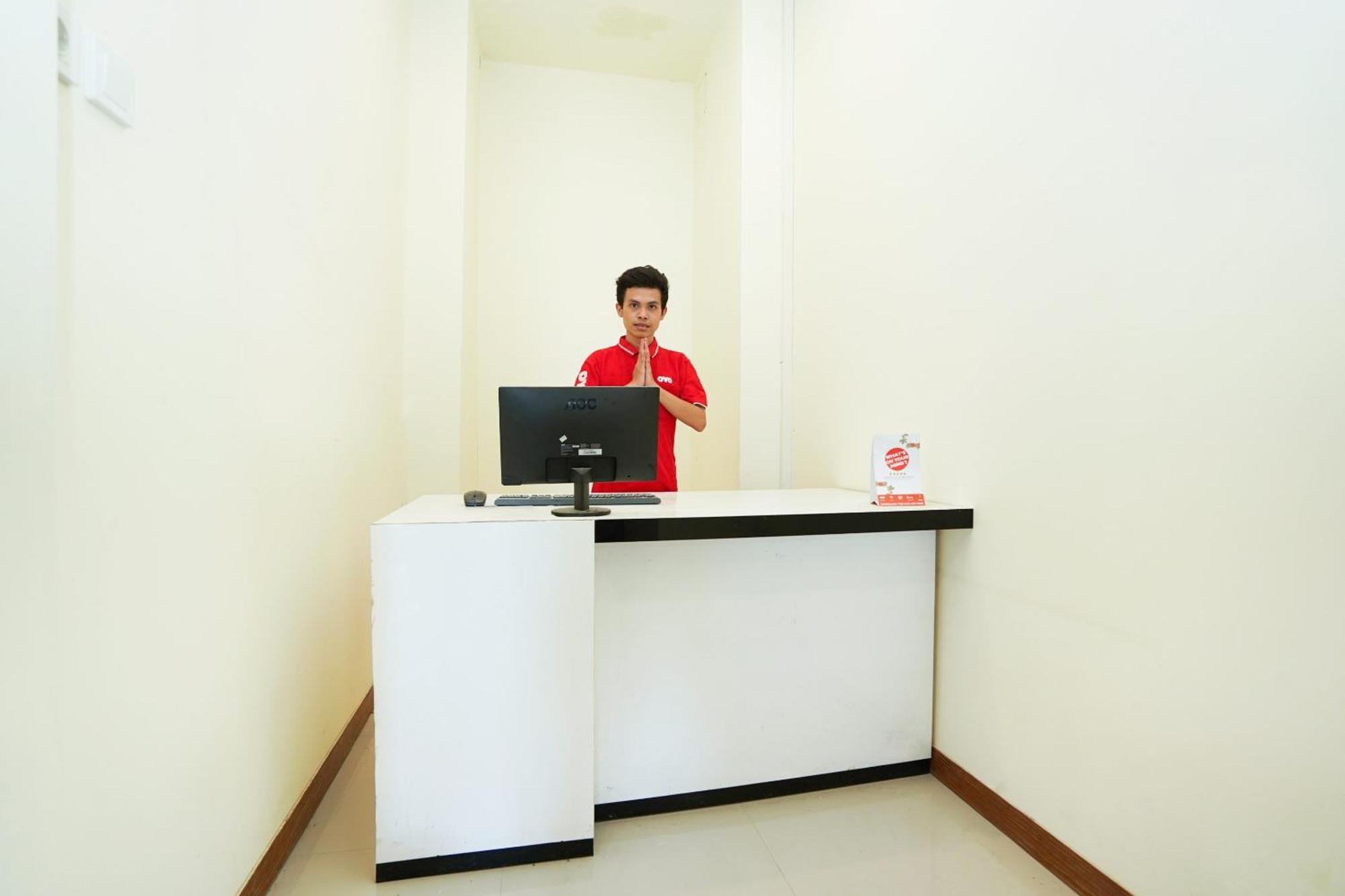 Hotel Super Oyo Flagship 3688 Pot Art Surabaya